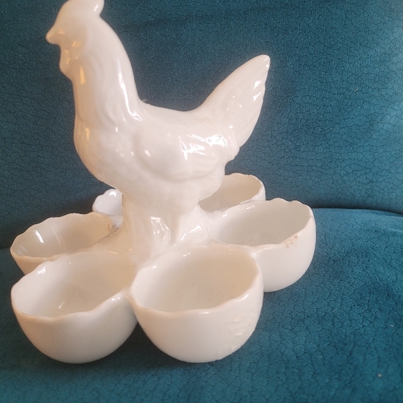 White Ceramic Chicken Egg Holder - Picture 14 of 15
